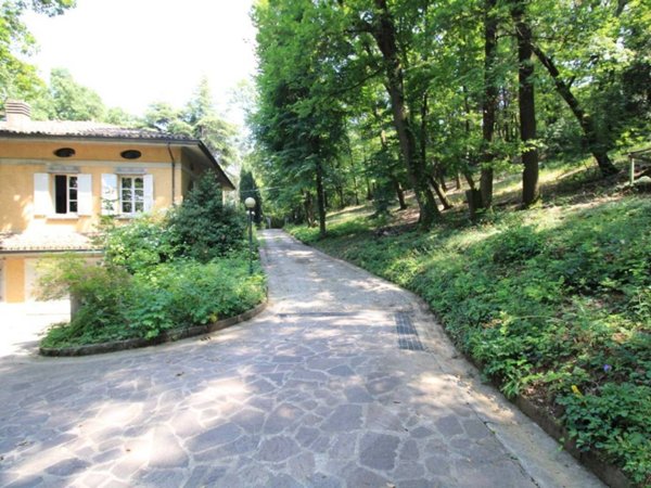 casa indipendente in vendita a Quattro Castella in zona Montecavolo