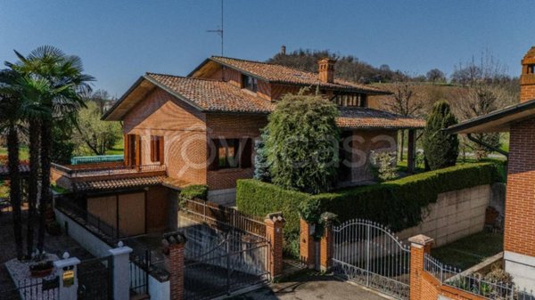 casa indipendente in vendita a Quattro Castella in zona Puianello