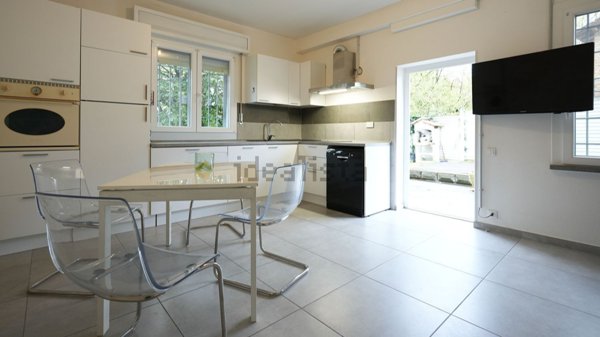 appartamento in vendita a Quattro Castella in zona Roncolo