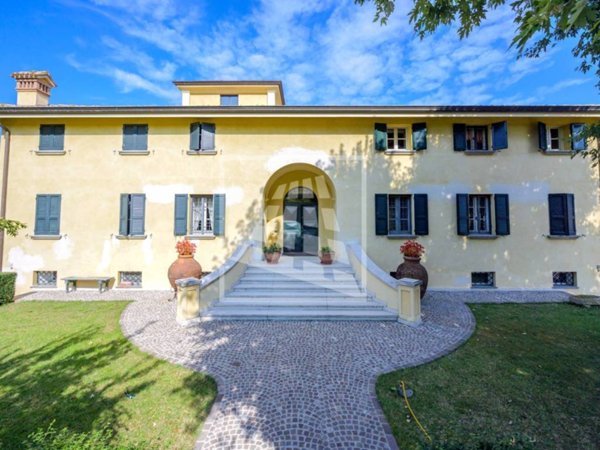 casa indipendente in vendita a Quattro Castella in zona Roncolo