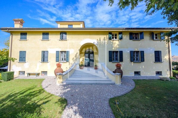 casa indipendente in vendita a Quattro Castella in zona Roncolo