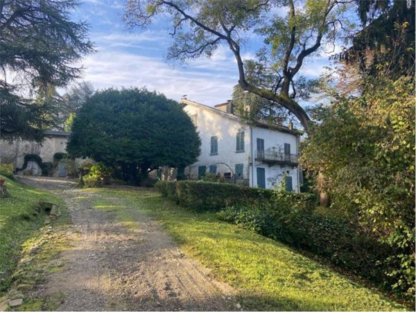 casa indipendente in vendita a Quattro Castella in zona Montecavolo