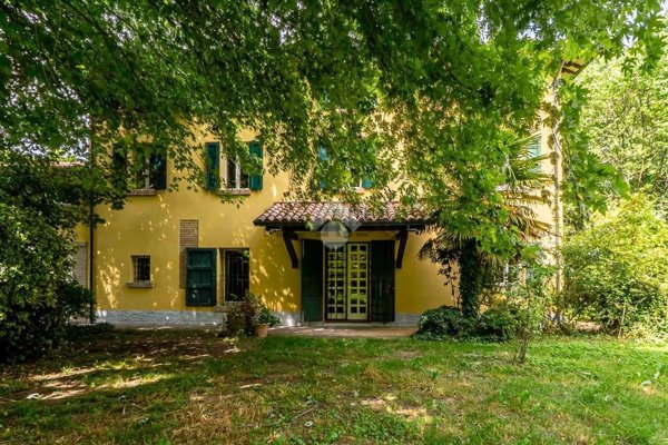casale in vendita a Quattro Castella in zona Roncolo