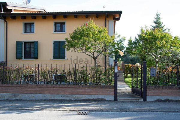 casa indipendente in vendita a Quattro Castella in zona Puianello