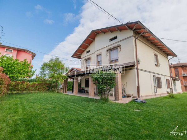 appartamento in vendita a Quattro Castella in zona Montecavolo