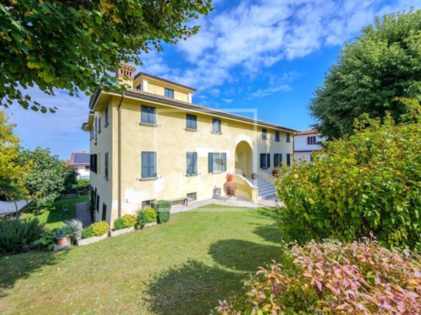 casa indipendente in vendita a Quattro Castella in zona Roncolo