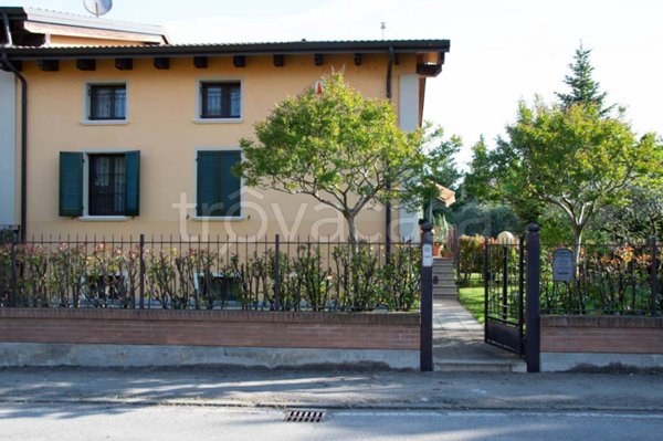 casa indipendente in vendita a Quattro Castella in zona Puianello