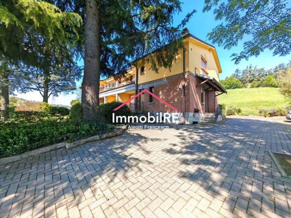 appartamento in vendita a Quattro Castella in zona Montecavolo