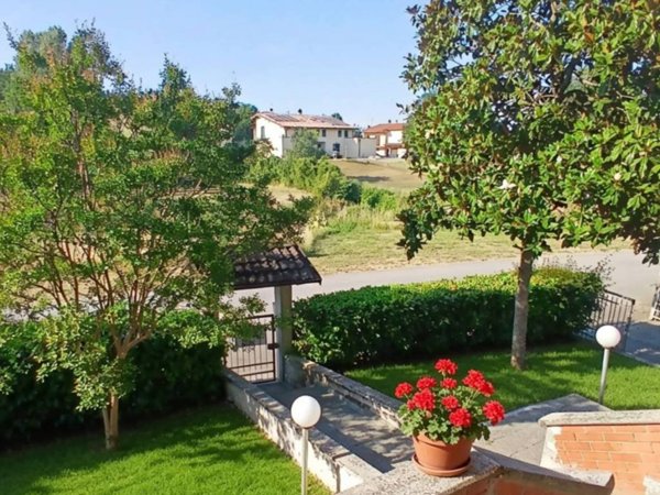 appartamento in vendita a Quattro Castella in zona Montecavolo