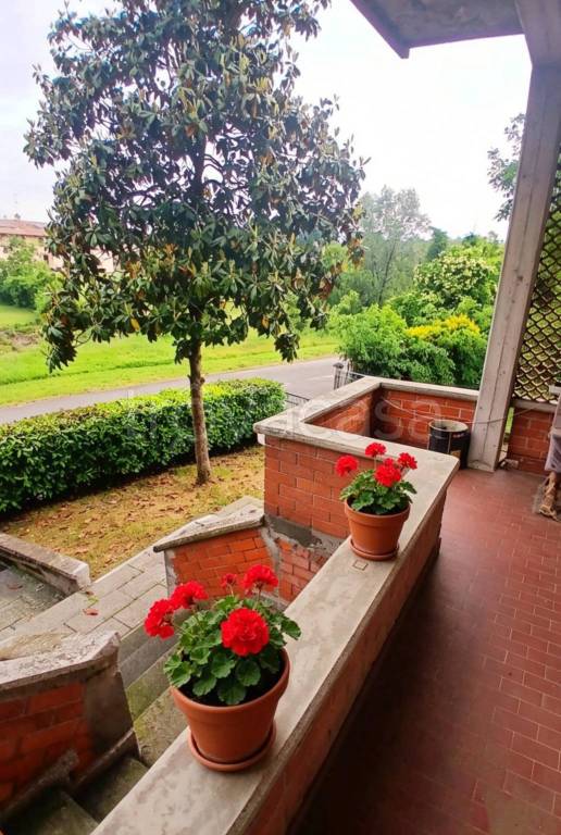 appartamento in vendita a Quattro Castella in zona Montecavolo