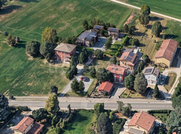 appartamento in vendita a Quattro Castella in zona Montecavolo