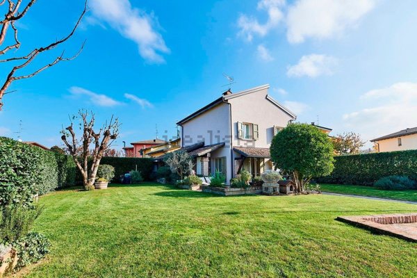 casa indipendente in vendita a Quattro Castella