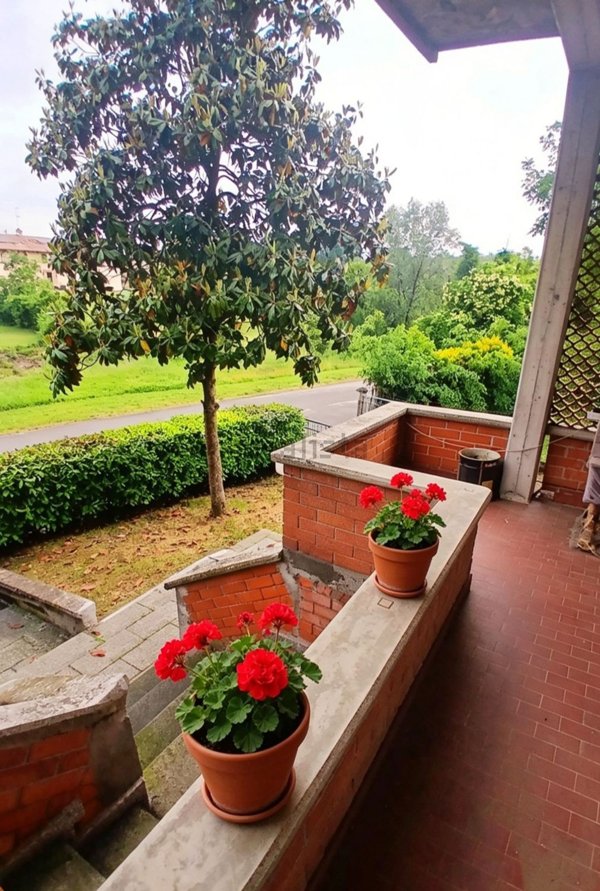 appartamento in vendita a Quattro Castella in zona Salvarano
