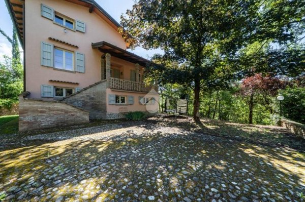 casa indipendente in vendita a Quattro Castella in zona Salvarano