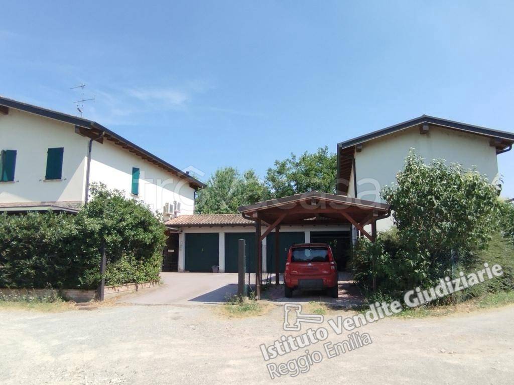 appartamento in vendita a Quattro Castella in zona Salvarano