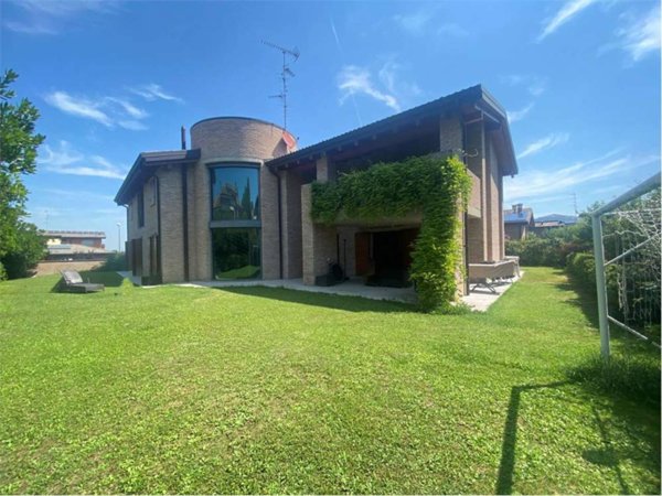 casa indipendente in vendita a Quattro Castella in zona Selvarola