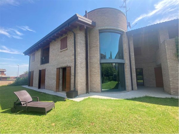casa indipendente in vendita a Quattro Castella