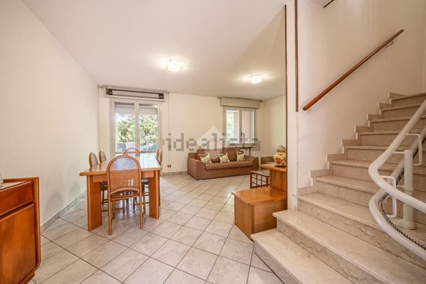 casa indipendente in vendita a Quattro Castella in zona Salvarano