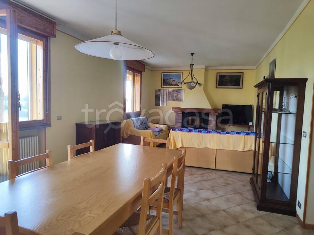 appartamento in vendita a Quattro Castella in zona Puianello