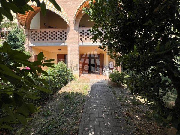appartamento in vendita a Quattro Castella in zona Puianello
