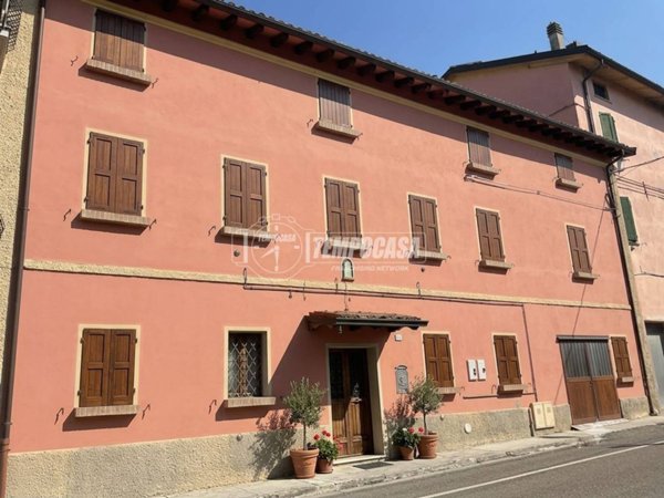 casa indipendente in vendita a Quattro Castella in zona Puianello