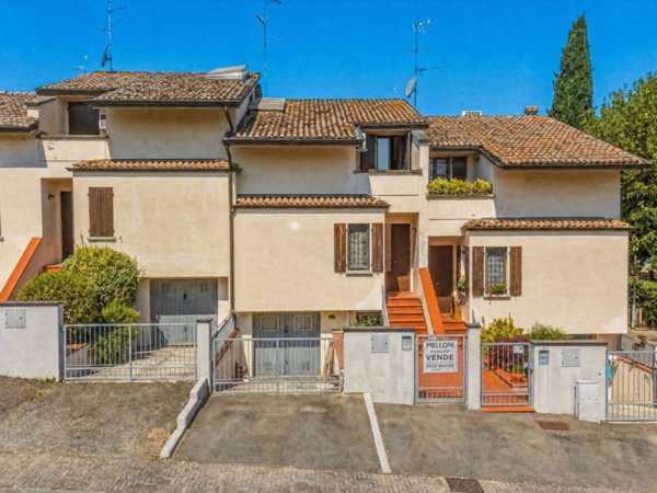 casa indipendente in vendita a Quattro Castella in zona Roncolo