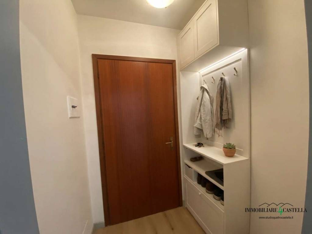 appartamento in vendita a Quattro Castella in zona Montecavolo