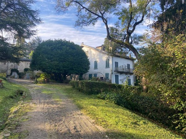 casa indipendente in vendita a Quattro Castella in zona Montecavolo
