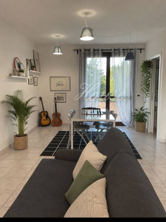 casa indipendente in vendita a Quattro Castella in zona Puianello