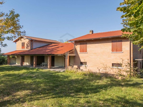 casa indipendente in vendita a Quattro Castella in zona Roncolo
