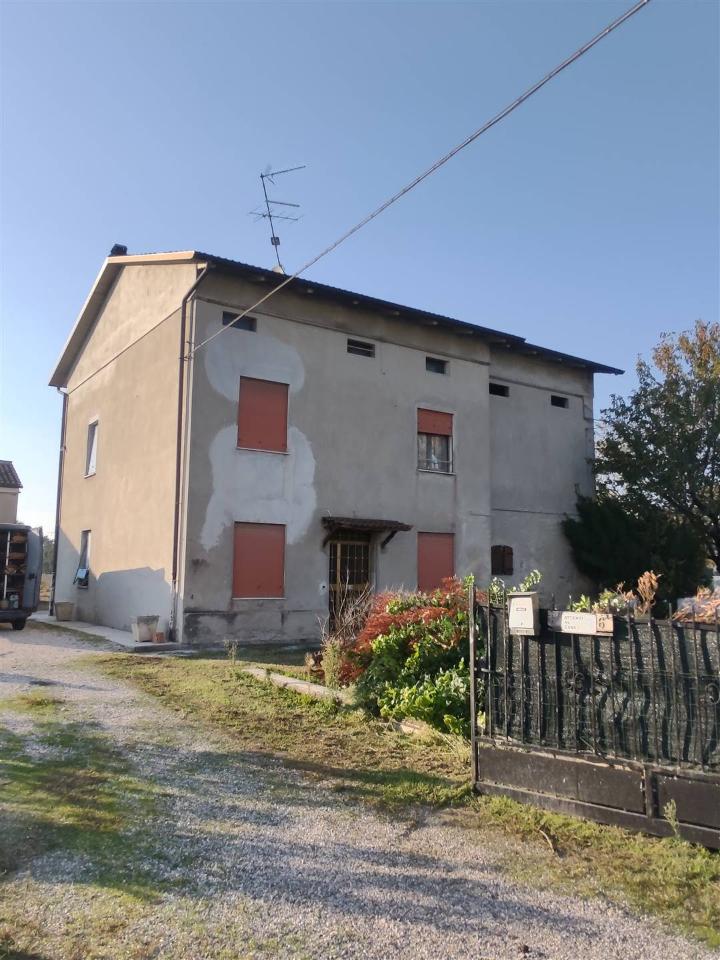 casa indipendente in vendita a Reggiolo in zona Villanova
