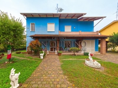 casa indipendente in vendita a Reggiolo