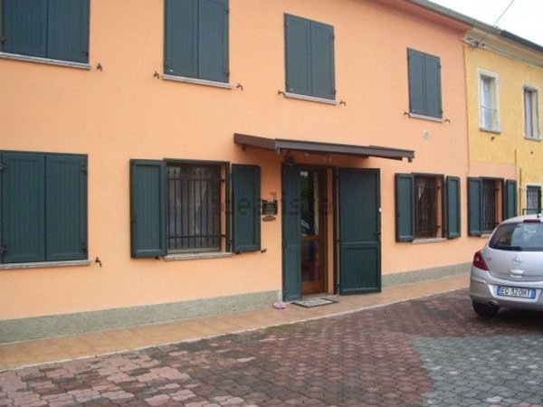 casa indipendente in vendita a Reggiolo in zona Brugneto