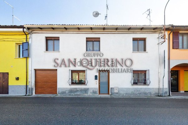 casa indipendente in vendita a Reggiolo