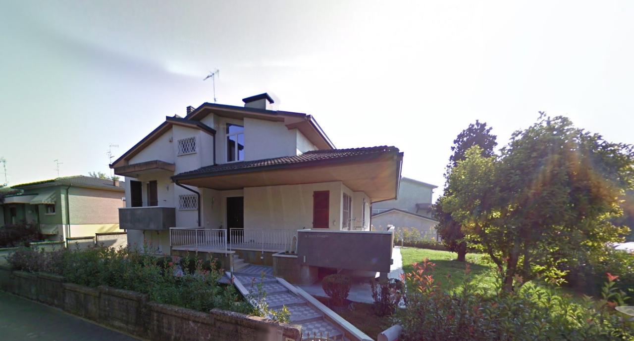 casa indipendente in vendita a Reggiolo