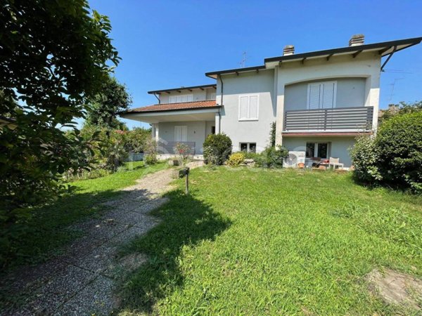 casa indipendente in vendita a Reggiolo in zona Brugneto
