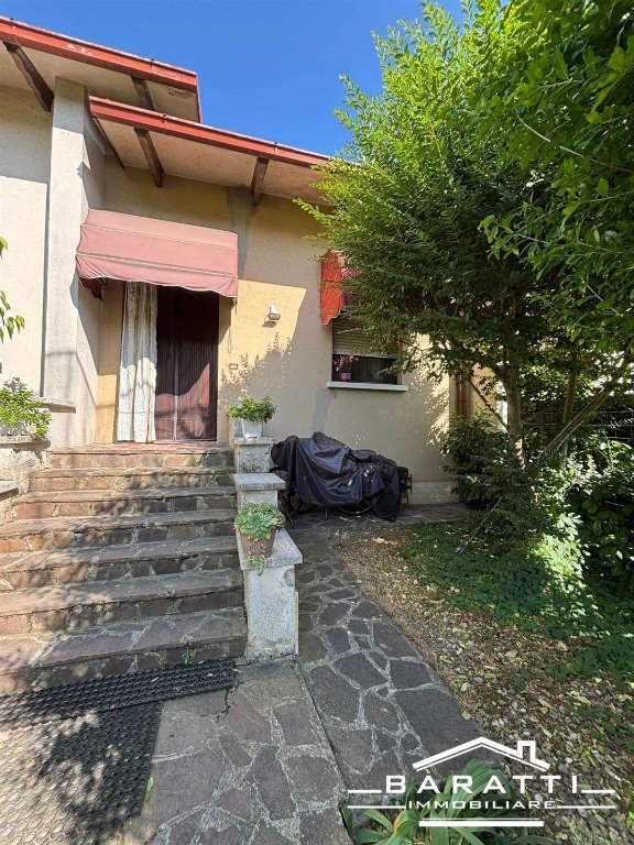 casa indipendente in vendita a Reggiolo