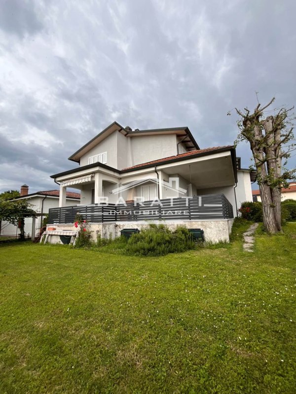 casa indipendente in vendita a Reggiolo in zona Brugneto