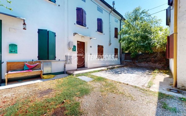 casa indipendente in vendita a Reggiolo