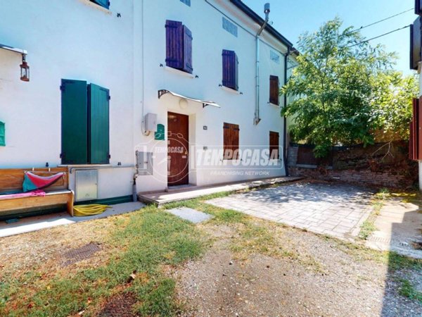 casa indipendente in vendita a Reggiolo