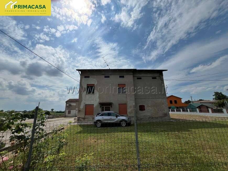 casa indipendente in vendita a Reggiolo in zona Villanova
