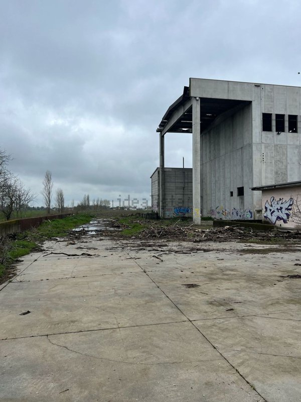 intera palazzina in vendita a Reggiolo