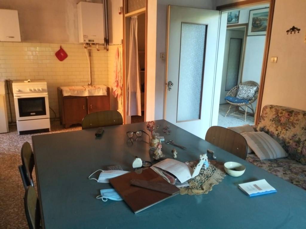 casa indipendente in vendita a Reggiolo in zona Brugneto
