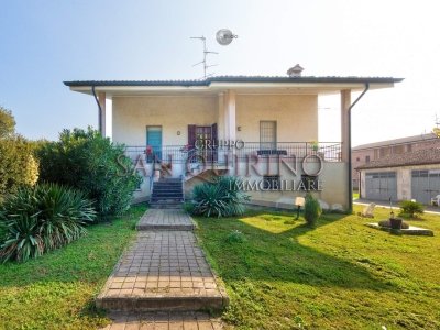 casa indipendente in vendita a Reggiolo
