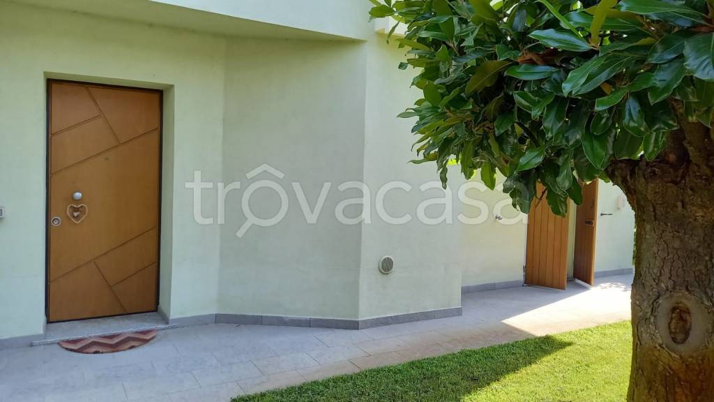casa indipendente in vendita a Reggiolo