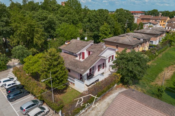 casa indipendente in vendita a Reggiolo