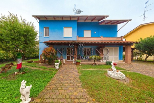 casa indipendente in vendita a Reggiolo