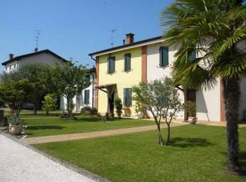 casa indipendente in vendita a Reggiolo