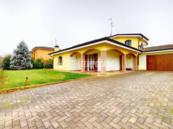 casa indipendente in vendita a Reggiolo in zona Brugneto