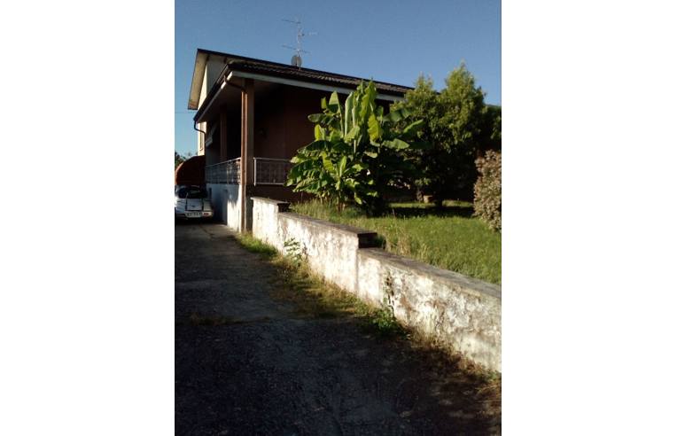 casa indipendente in vendita a Reggiolo in zona Villanova